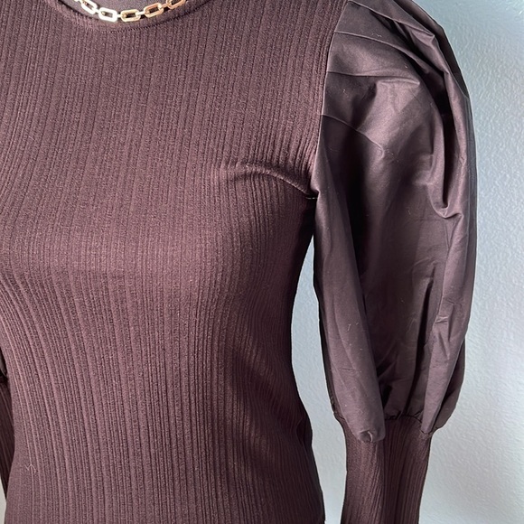 H&M blouse 🖤 - Picture 2 of 5